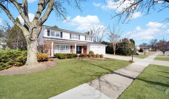 24 W Berkley Dr, Arlington Heights, IL 60004