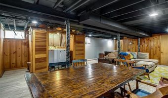 7658 General Meade Ln, Affton, MO 63123