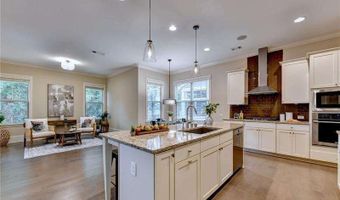 101 Spur Ln, Alpharetta, GA 30009