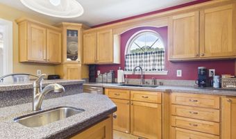 32 Diamond Dr, Barboursville, WV 25504