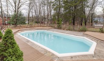 1642 Deerfield Ct, Cheshire, CT 06410