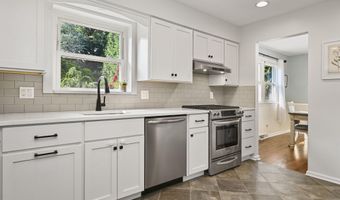 559 CABOT Dr, Hockessin, DE 19707