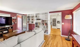 111 Juniper Dr, North Kingstown, RI 02852