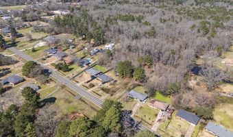 900 5th St, Benton, LA 71006