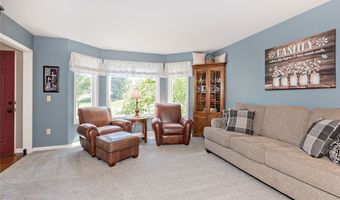 565 Walnut Ridge Trl, Aurora, OH 44202
