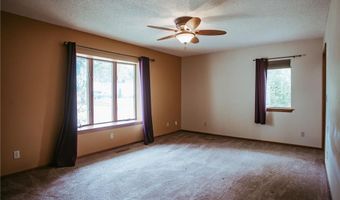 610 25th St SW, Austin, MN 55912