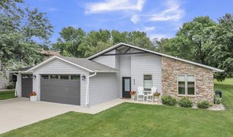 994 Emerald Hills Dr S, Arnolds Park, IA 51331