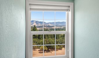 197 Timberlake Dr, Ashland, OR 97520
