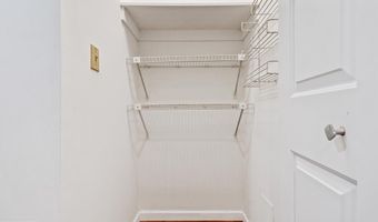 5904 MOUNT EAGLE Dr 105, Alexandria, VA 22303