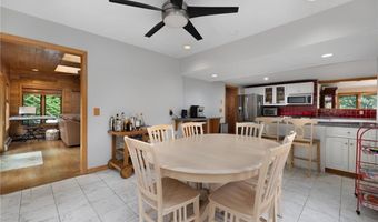 788 Namquid Dr, Warwick, RI 02888
