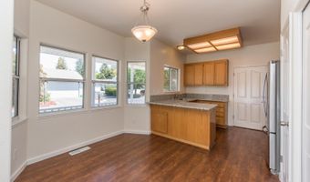 1747 Eardley Ave, Santa Rosa, CA 95401