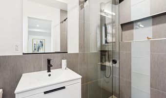 304 K St NE 2PH, Washington, DC 20002
