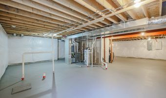 580 N Highlander Way, Addison, IL 60101