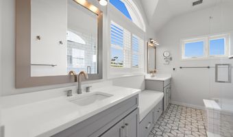 706 S BAY Ave, Beach Haven, NJ 08008