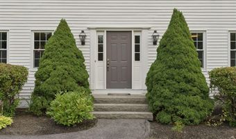 2 Winsome Lea Rd, Falmouth, ME 04105