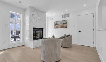 8 Mizzen Dr, Barnegat, NJ 08005