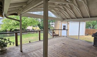 821 KEVIN Pl, Brookings, OR 97415