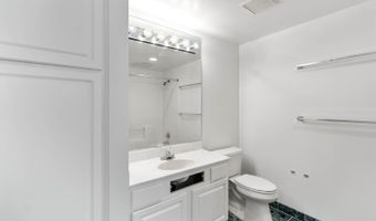 901 N MONROE St 1414, Arlington, VA 22201