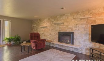30 N Division St, Cowley, WY 82420