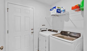 128 Cottage Ln, Atmore, AL 36502
