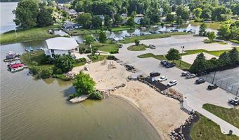 3854 Surfside Cir, Aurora, OH 44202