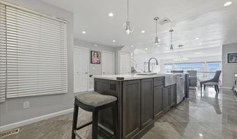 1 Victoria Dr, Amityville, NY 11701