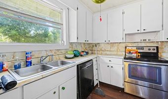 414 S Hutchinson Ave, Adel, GA 31620