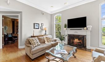 324 Meadowbrook Country Club Est, Ballwin, MO 63011