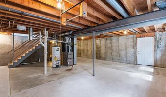 6029 Terri Lynn Dr, Affton, MO 63123