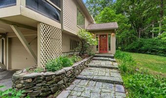 9 Pavillion Rd, Amherst, NH 03031