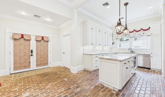 501 Fairview Ave, Abbeville, LA 70510