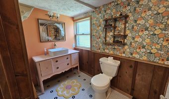 312 W Locust St, Aurora, MO 65605