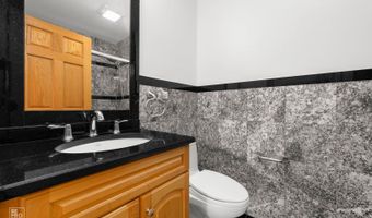 1017 E Red Oak St, Addison, IL 60101