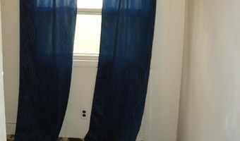 8 Holiday Ln, Standish, ME 04084