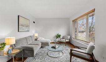 9204 Kit Dr, Affton, MO 63123