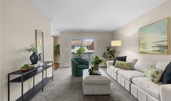7 Southcreek Ct D, Amherst, NY 14051