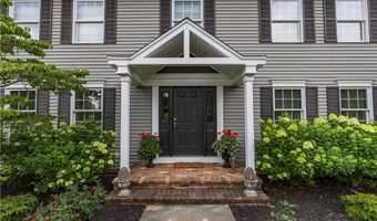 300 Lakeview Cir, Aurora, OH 44202