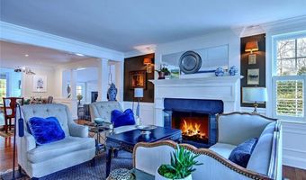 22 Lantern Ln, Barrington, RI 02806