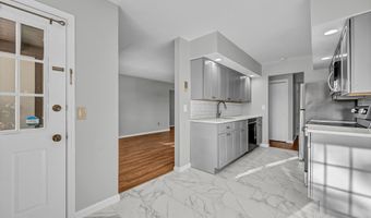 26 Essex Ct 26, Brookfield, CT 06804