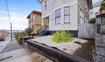 674 11TH St, Astoria, OR 97103