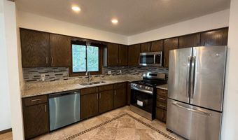 404 Cimarron Rd, Apple Valley, MN 55124