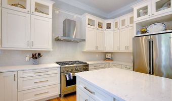 210 BOWEN Ct, Annapolis, MD 21401