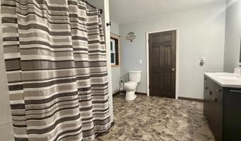 13498 Westbrook St, Ackley, IA 50601