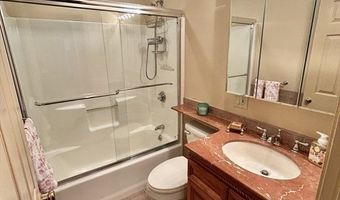 97 Anderer Ln 105, Boston, MA 02132