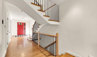 3541 ORDWAY St NW, Washington, DC 20016