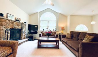 9 SYCAMORE Cir, Albrightsville, PA 18210