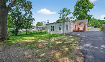 340 Hillcrest Blvd, Ballwin, MO 63021