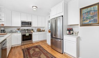 6 Cliff Ter, Newport, RI 02840