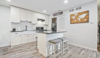 2 Solitude Ct, Alloway, NJ 07462