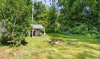 446 Plymouth St, Abington, MA 02351